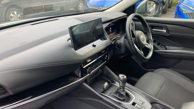 Nissan Qashqai 1.3 DiG-T MH N-Connecta 5dr Petrol Hatchback